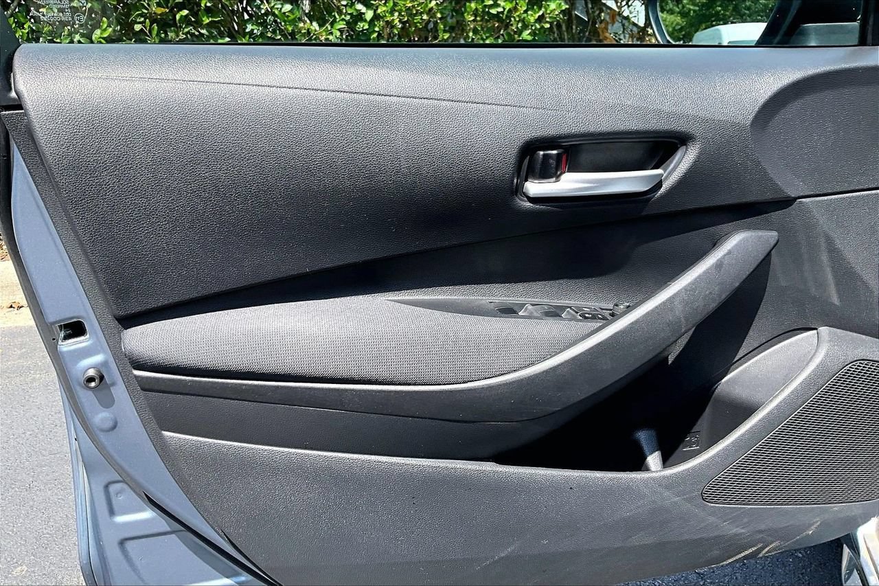 Used 2021 Toyota Corolla LE w/ LE Convenience Package FWD image 25