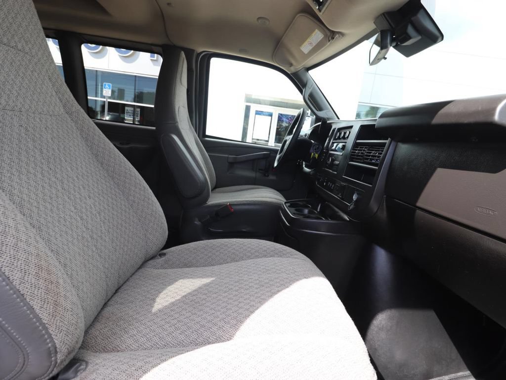 Used 2025 Chevrolet Express 3500 LT w/ LT Preferred Equipment Group RWD image 21