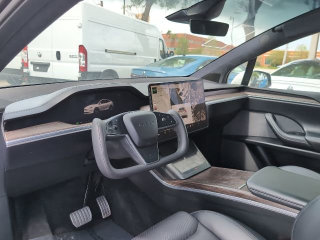 Used 2022 Tesla Model X image 8