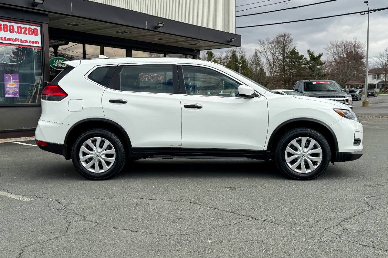 Used 2017 Nissan Rogue S AWD/4WD image 3