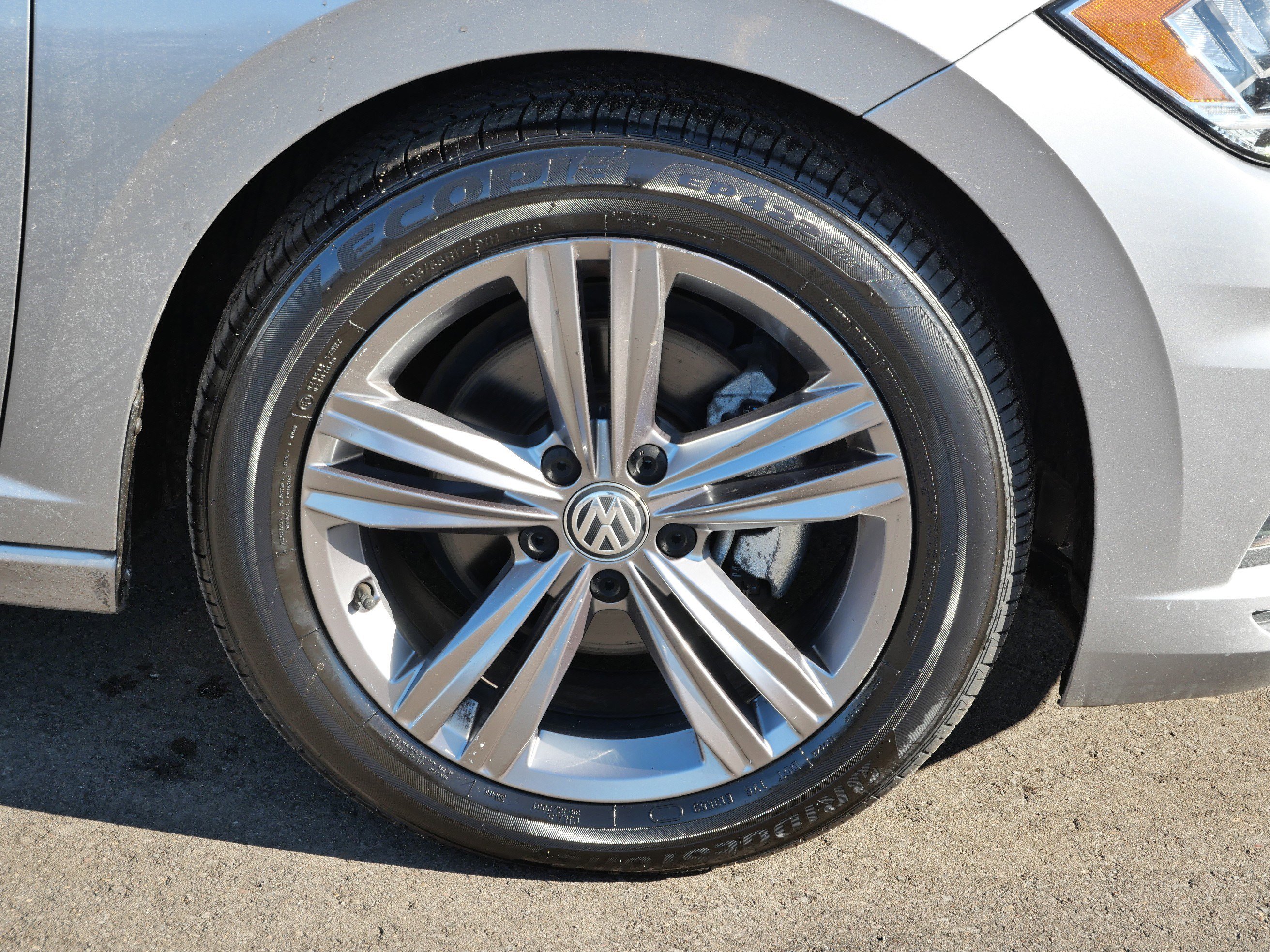 Certified 2021 Volkswagen Jetta R-Line w/ R-Line Cold Weather Package image 15