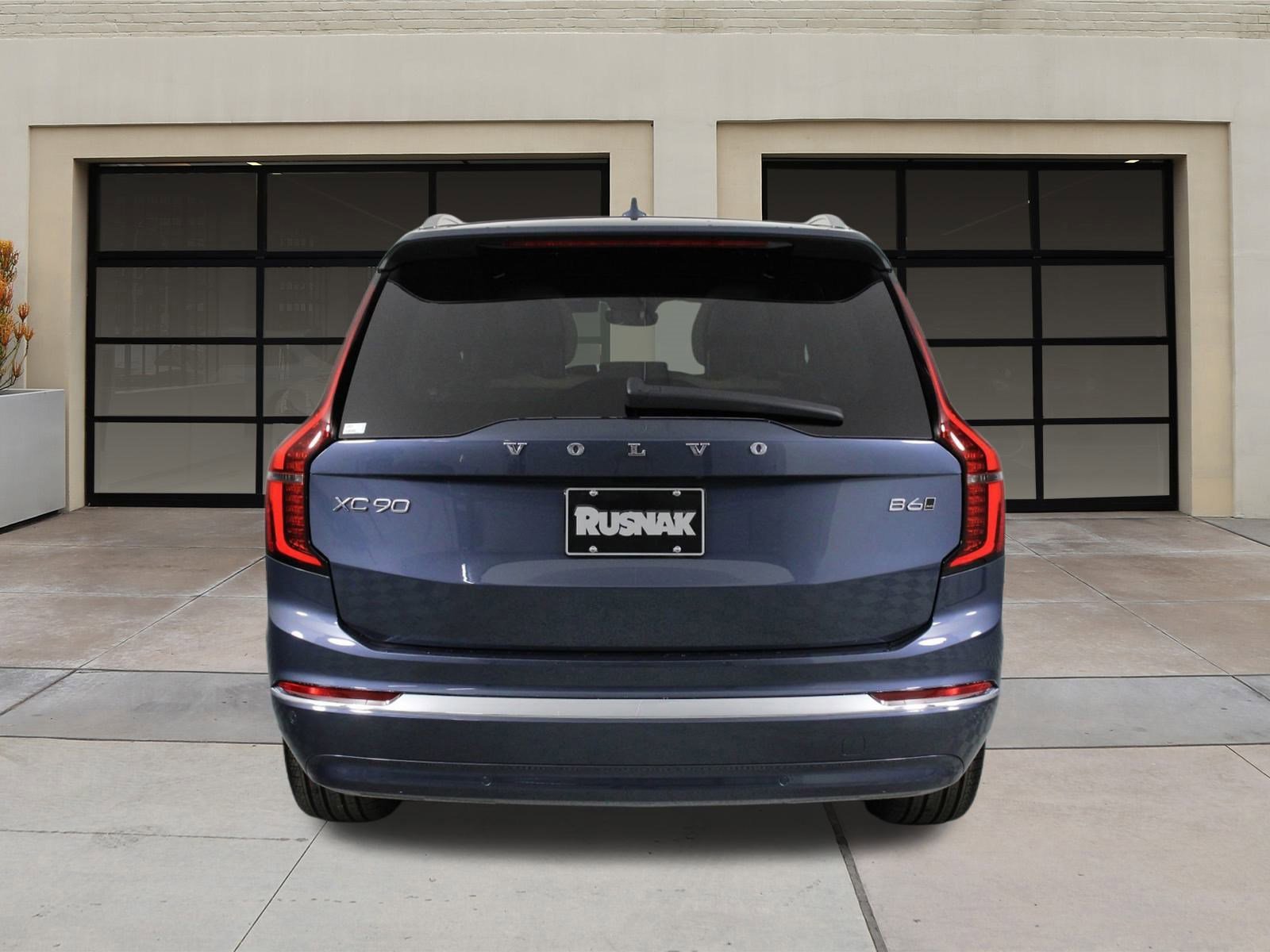 New 2026 Volvo XC90 B6 Plus w/ Protection Package image 4