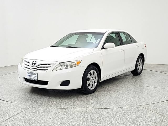 Used 2011 Toyota Camry LE FWD image 1