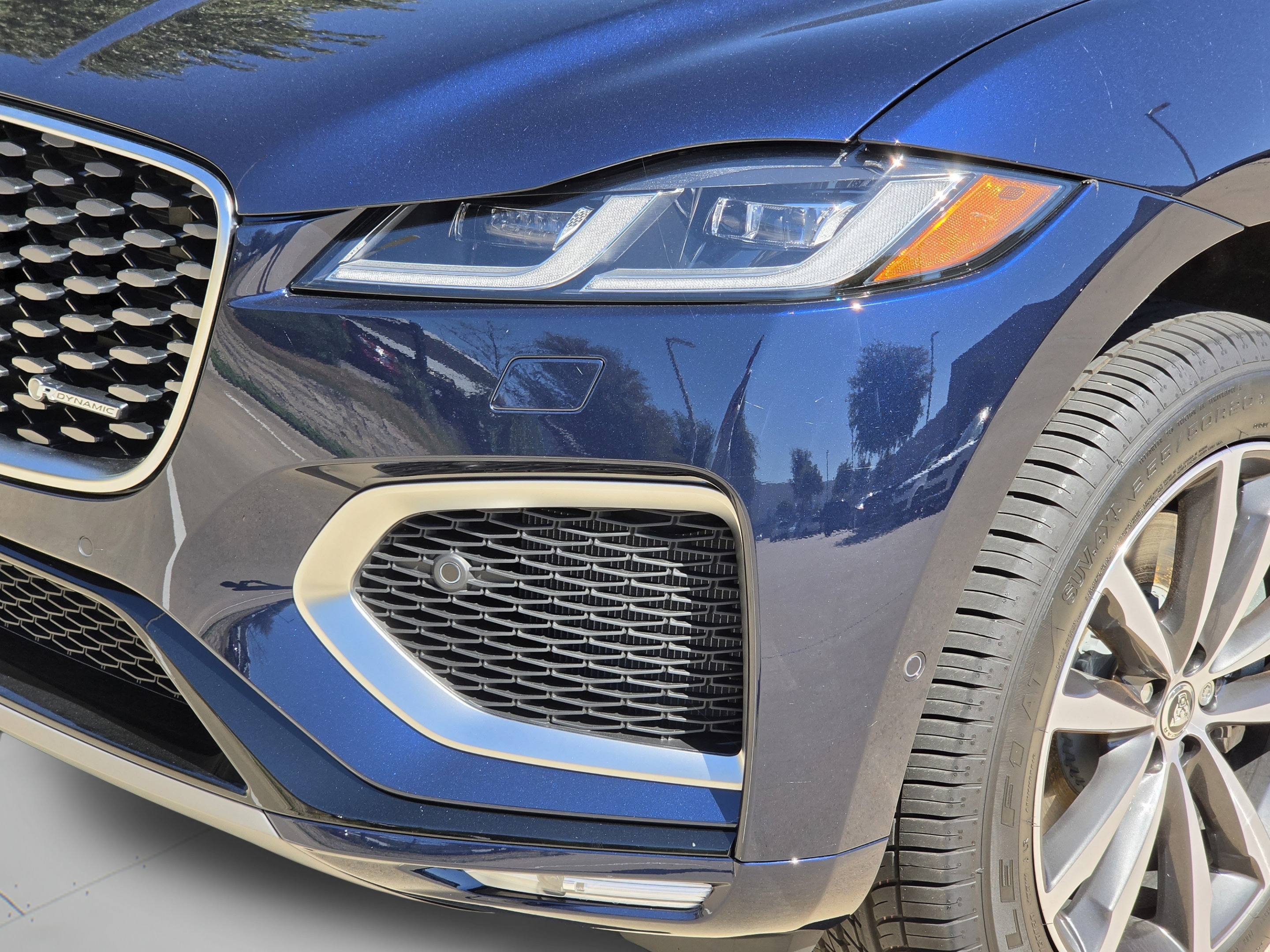 Used 2025 Jaguar F-PACE R-Dynamic S AWD/4WD image 33