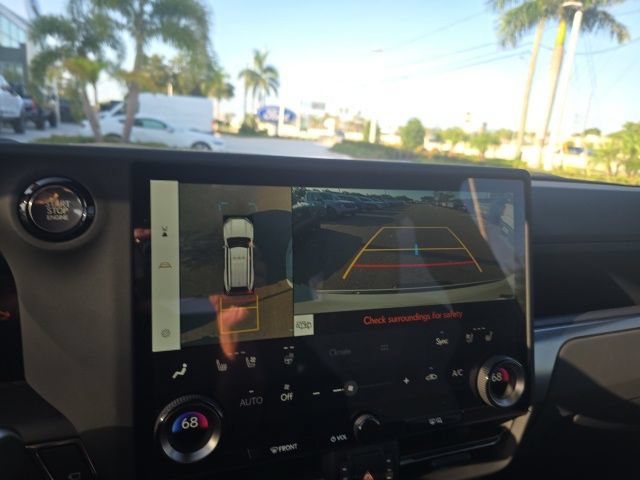 Used 2024 Lexus GX 550 AWD/4WD image 19