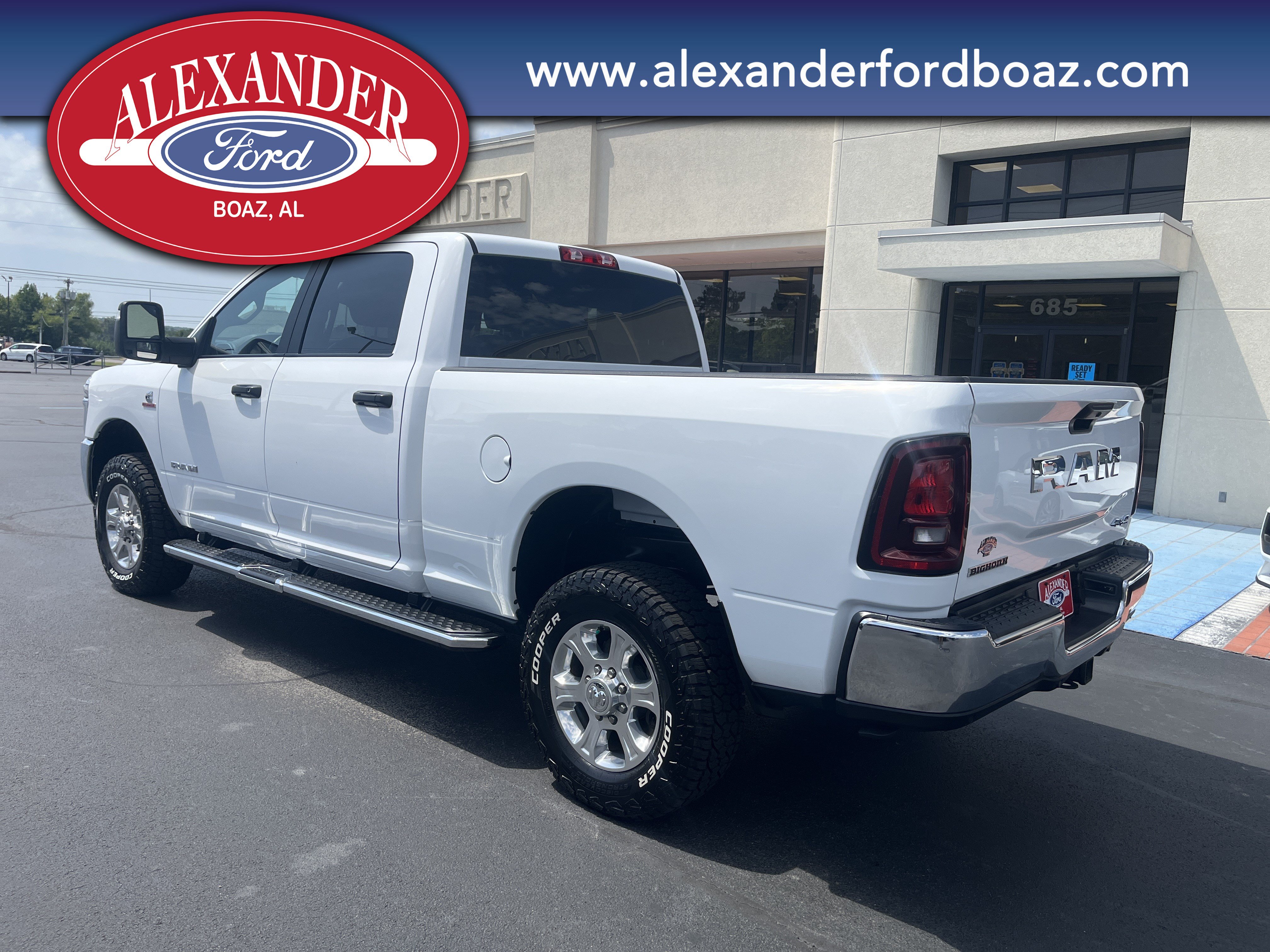 Used 2025 RAM 2500 Big Horn AWD/4WD image 2