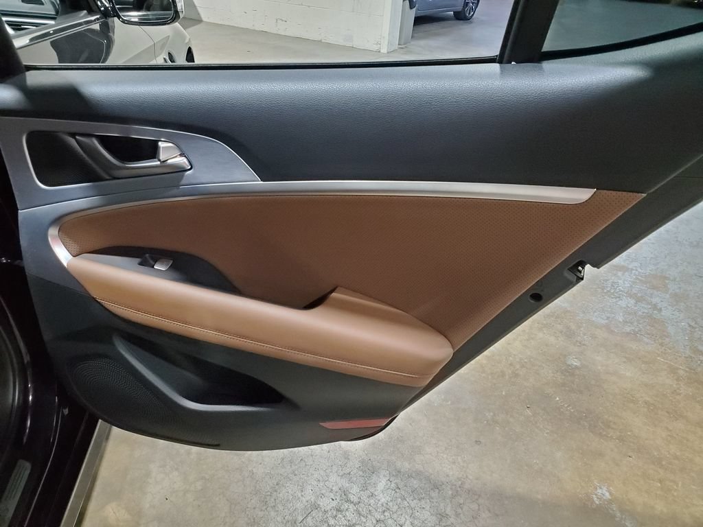 Used 2021 Genesis G70 3.3T RWD image 22