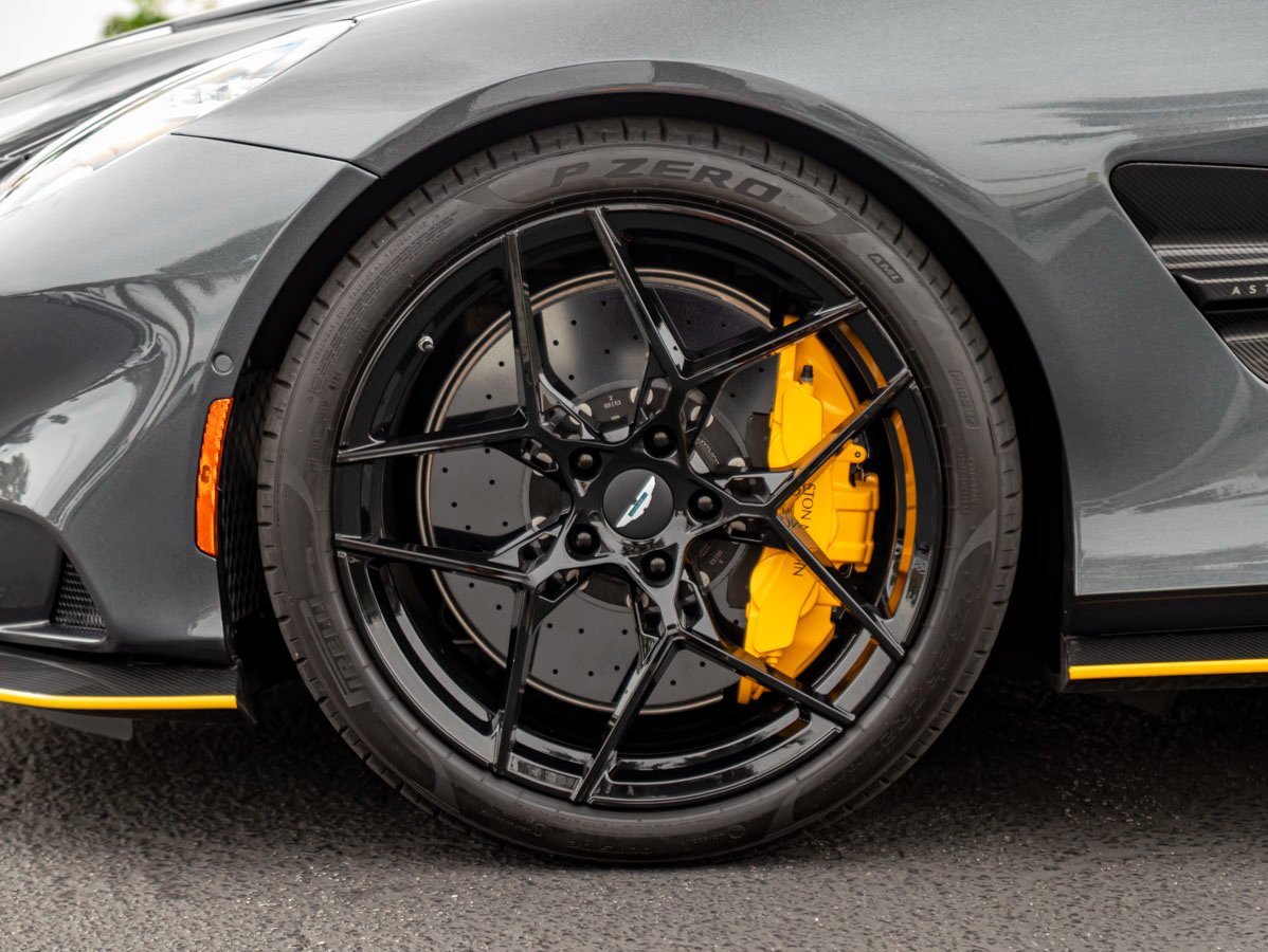 Used 2025 Aston Martin Vanquish image 4