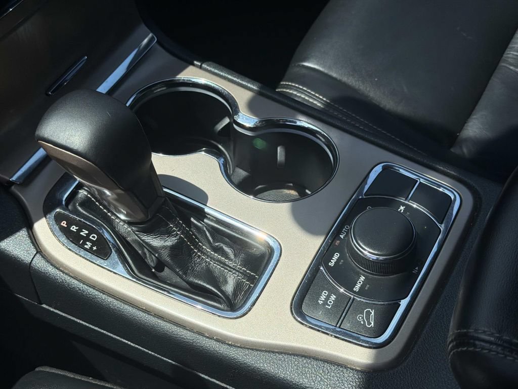 Used 2016 Jeep Grand Cherokee Limited AWD/4WD image 4