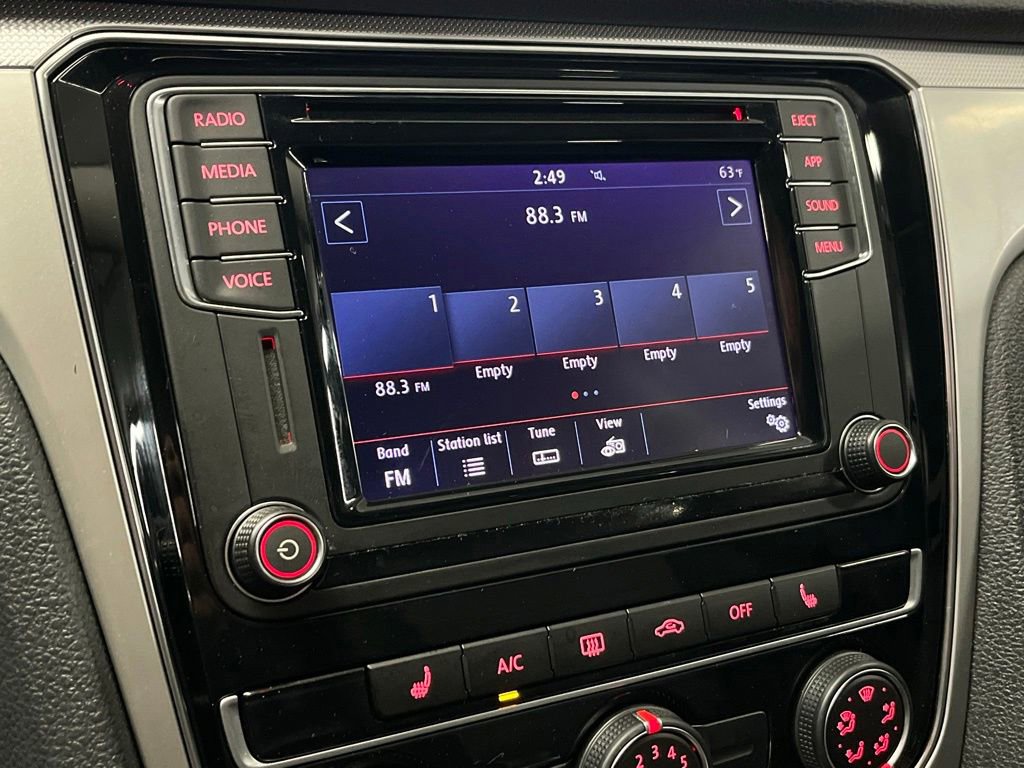 Used 2019 Volkswagen Passat 2.0T Wolfsburg FWD image 27