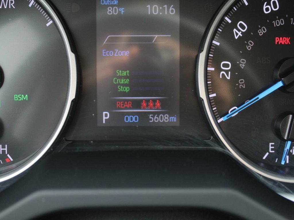 Used 2022 Toyota RAV4 XLE Premium image 20