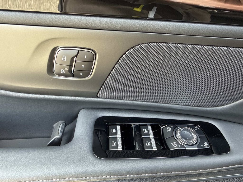 New 2026 Lincoln Nautilus Premier AWD/4WD image 19