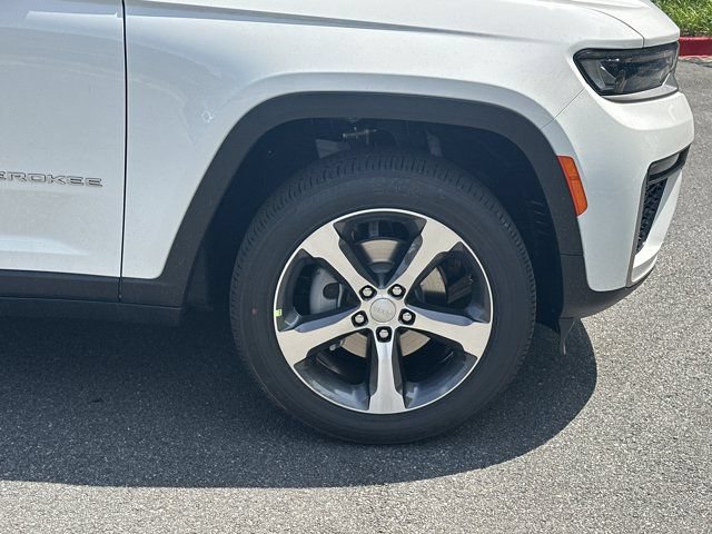 New 2026 Jeep Grand Cherokee Limited RWD image 11