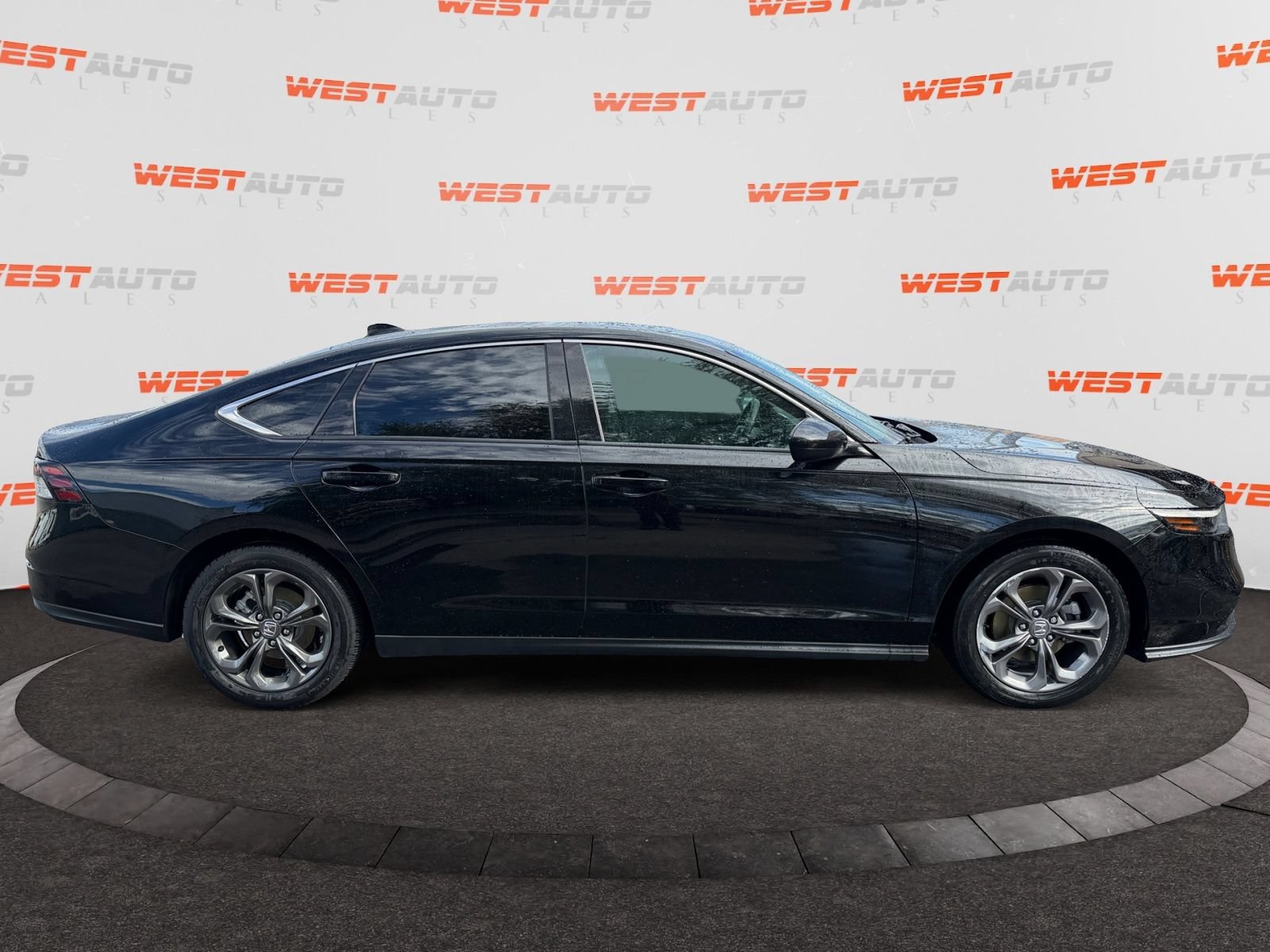 Used 2023 Honda Accord EX image 6