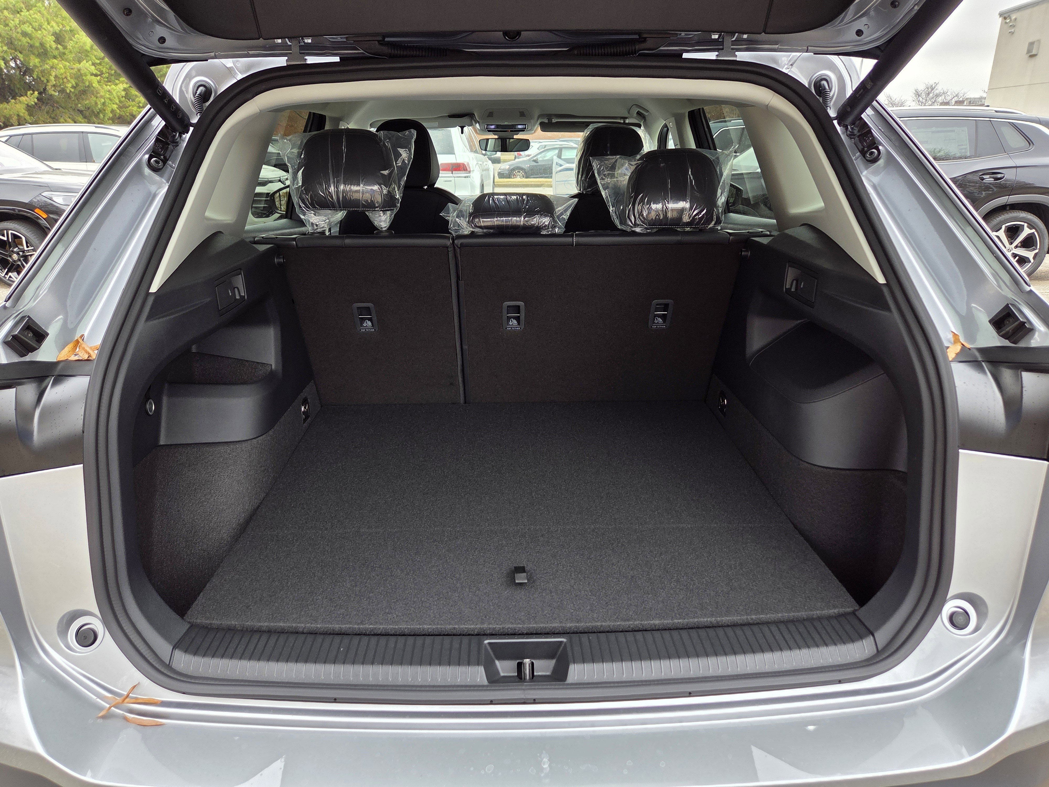 New 2026 Volkswagen Tiguan SE image 4