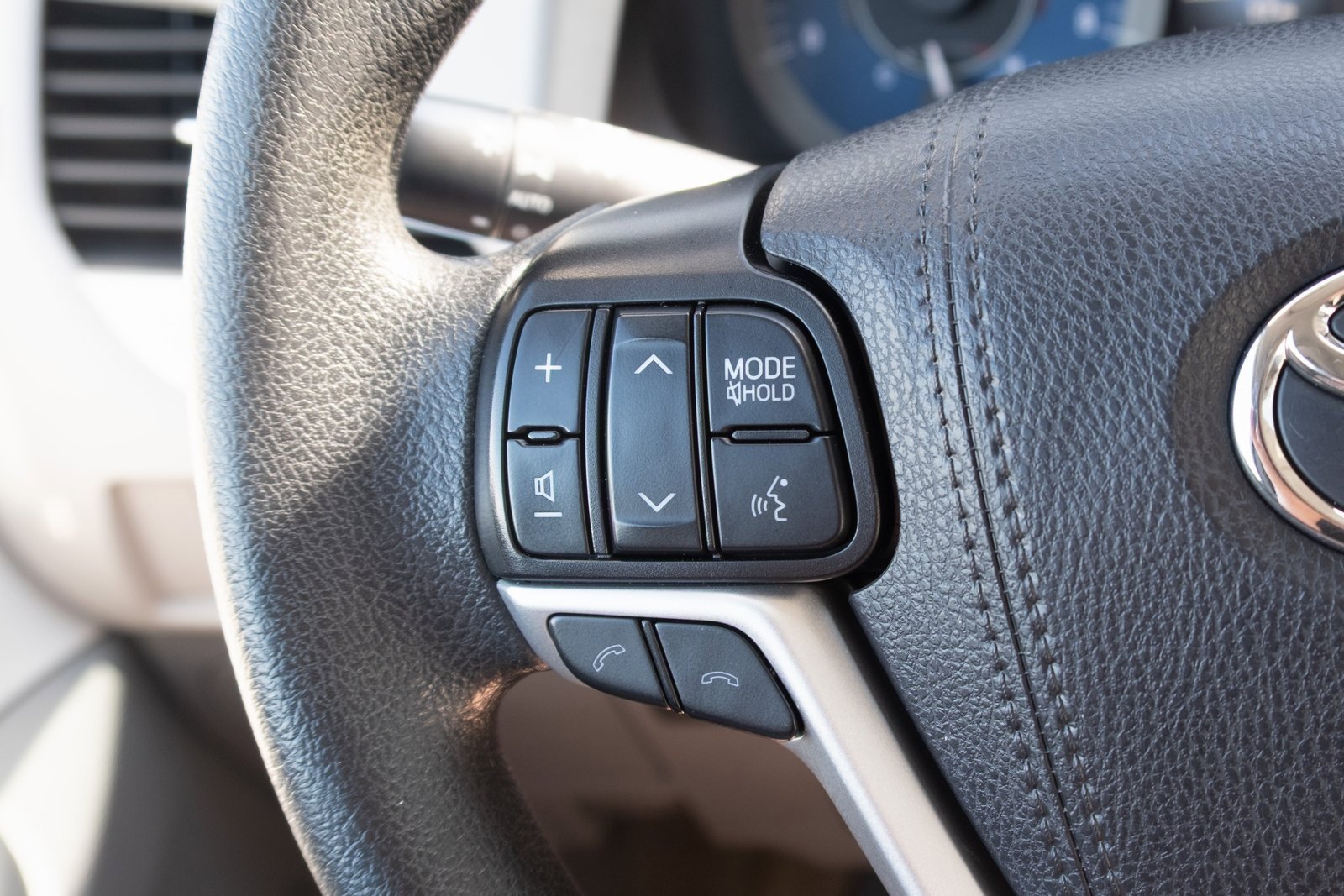 Used 2020 Toyota Sienna LE image 8