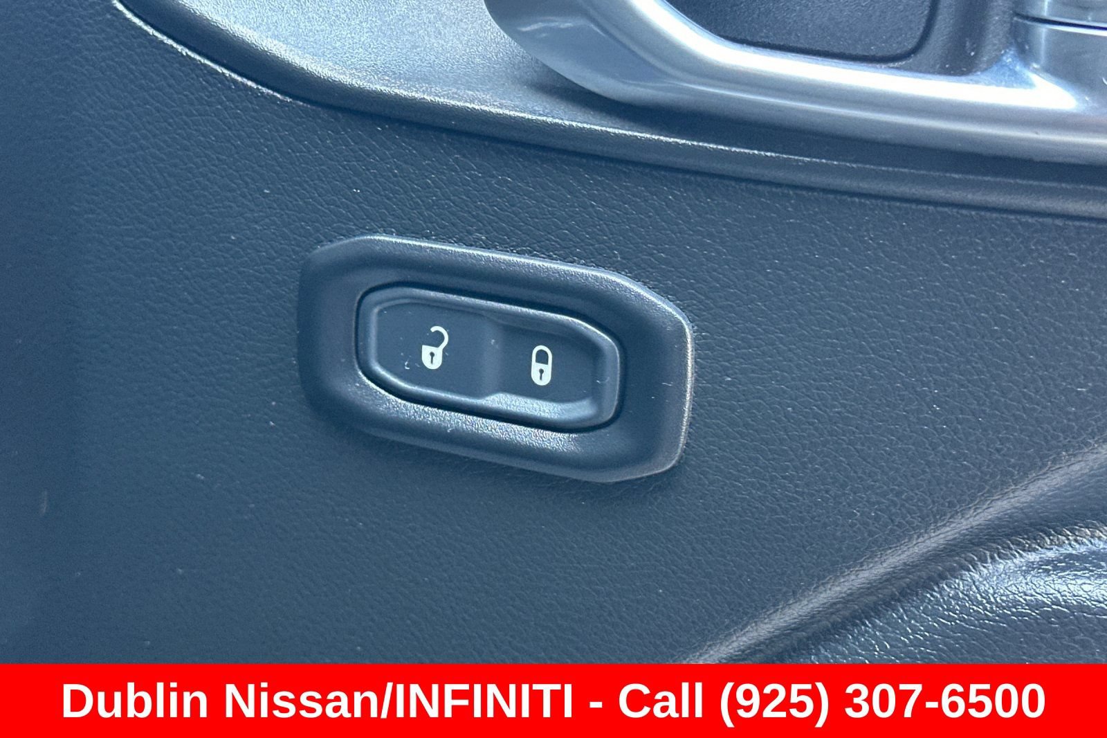 Used 2024 Jeep Wrangler Unlimited AWD/4WD image 22