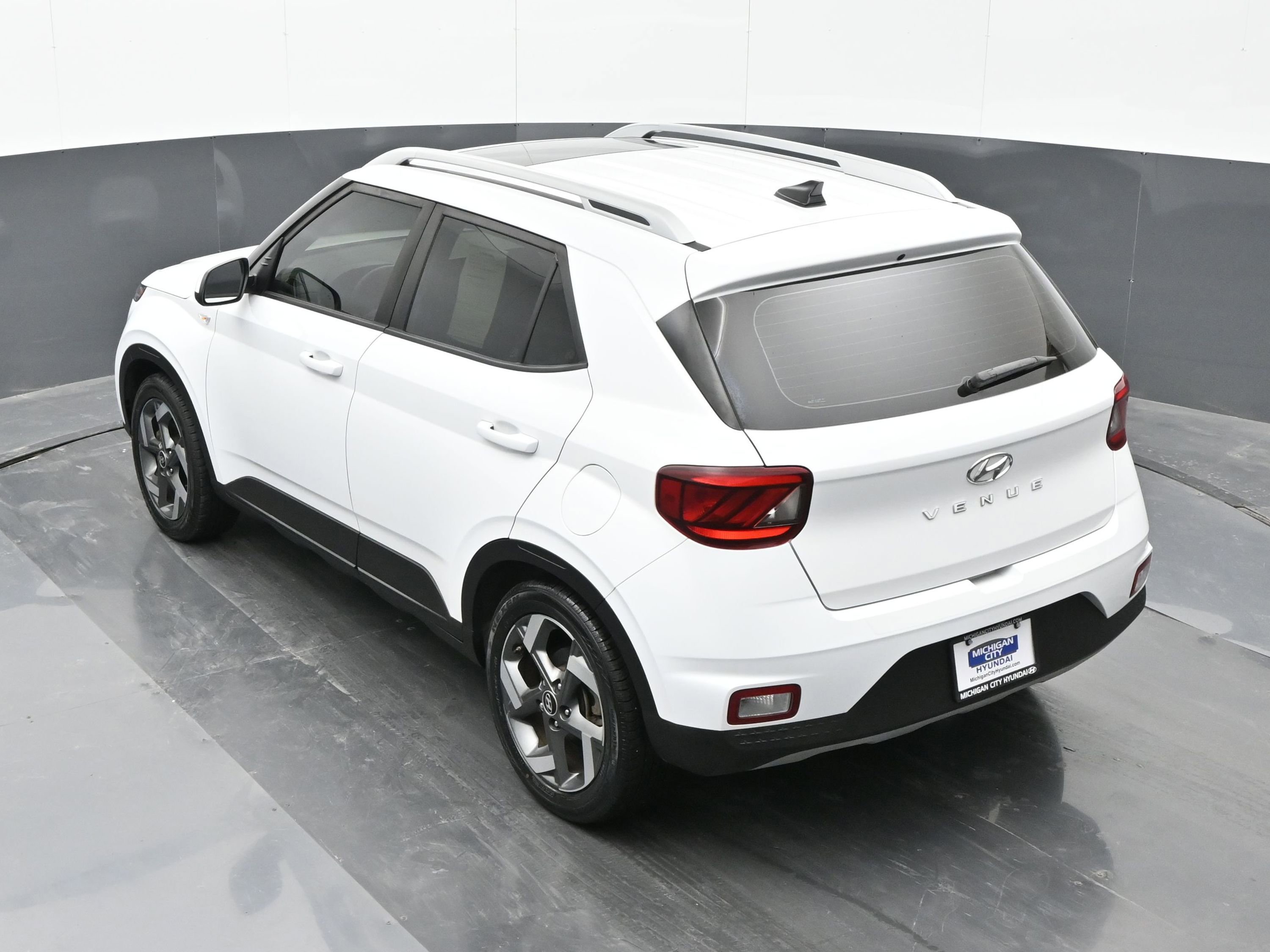 Certified 2022 Hyundai Venue SEL image 34