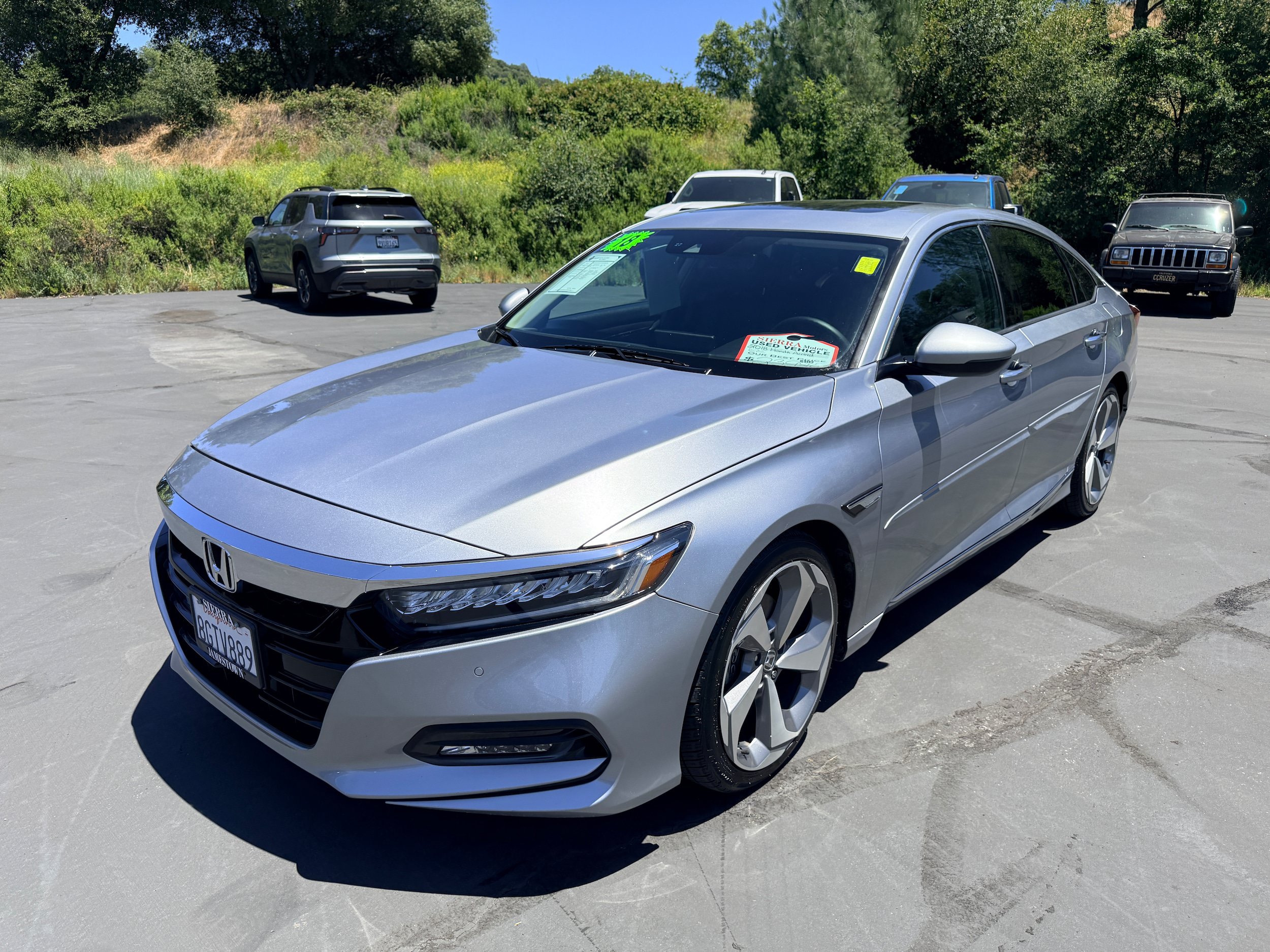 Used 2018 Honda Accord Touring image 2