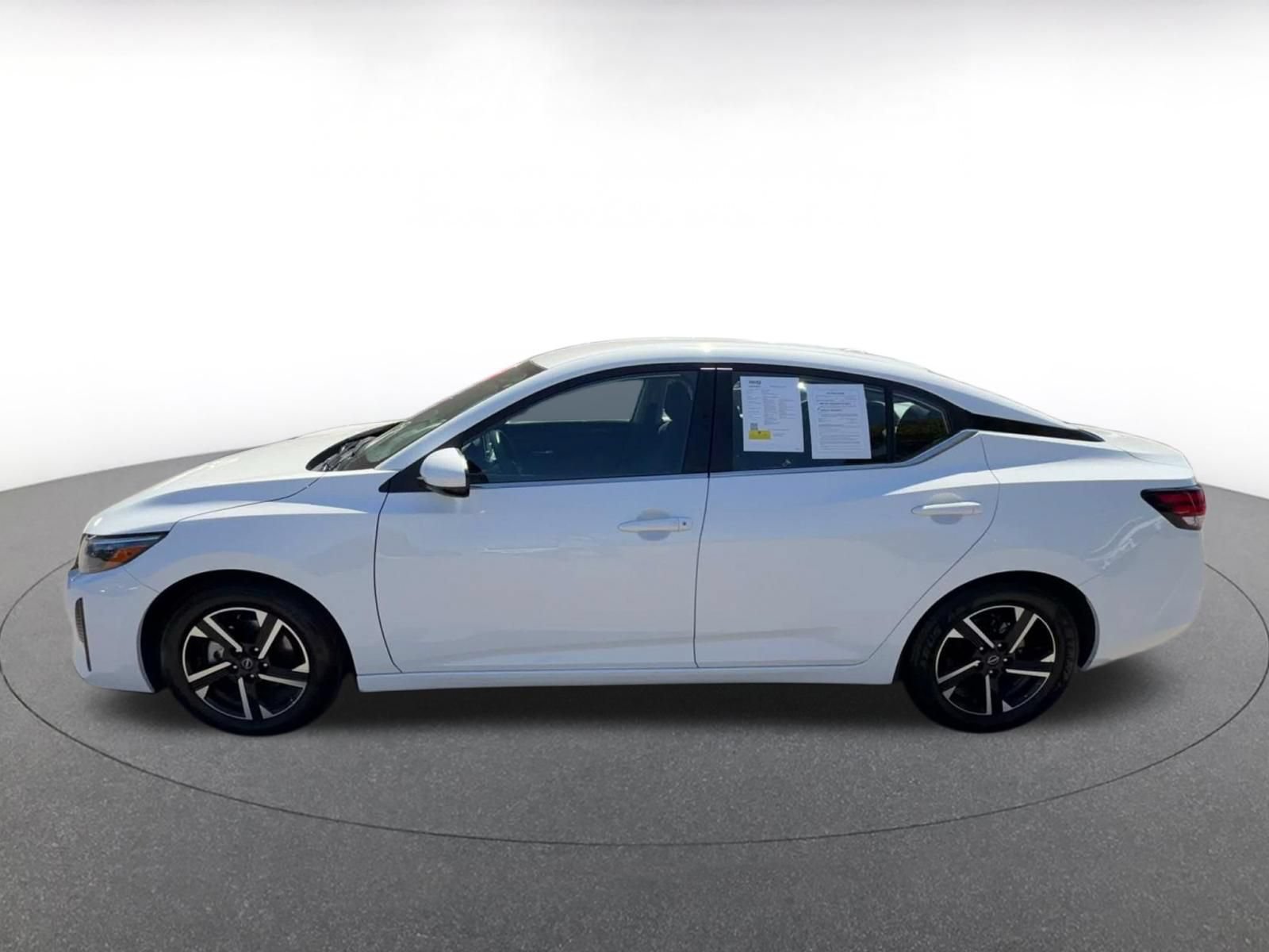 Used 2025 Nissan Sentra SV FWD image 8