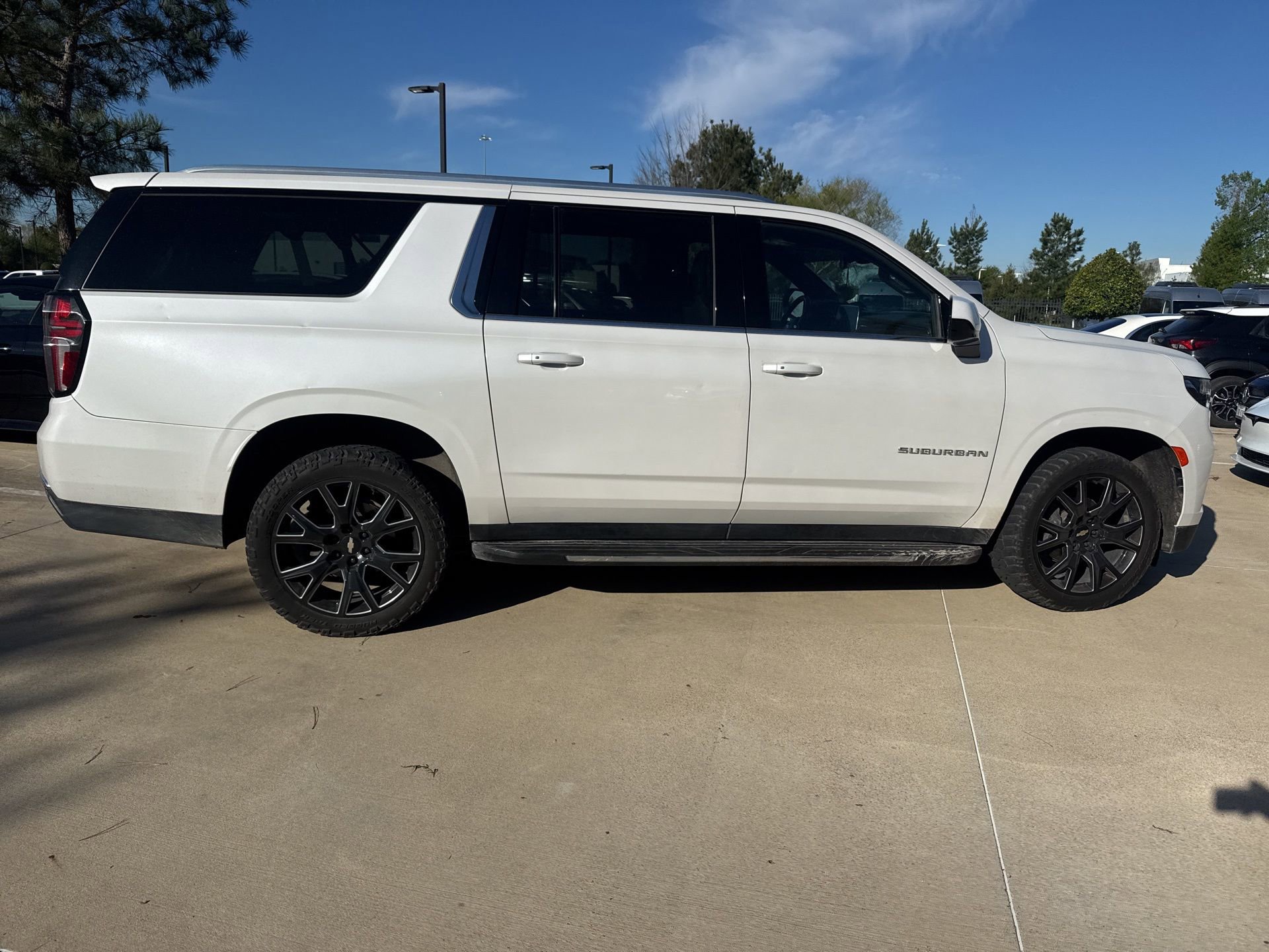 Used 2021 Chevrolet Suburban LT w/ Rear Media and Nav Package image 3