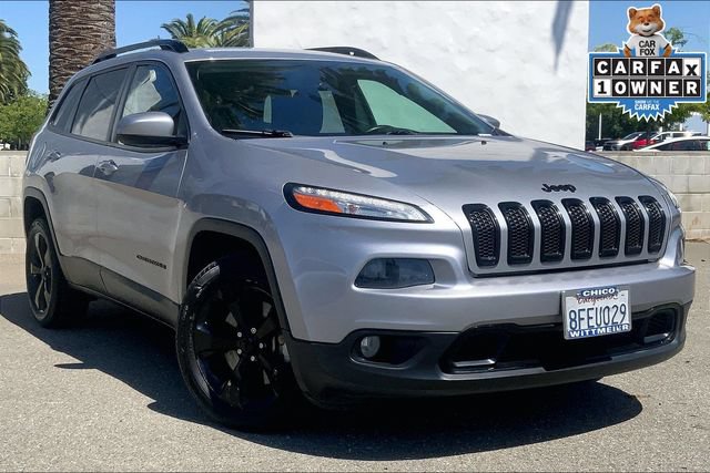 Used 2018 Jeep Cherokee Latitude w/ Altitude Package FWD image 2