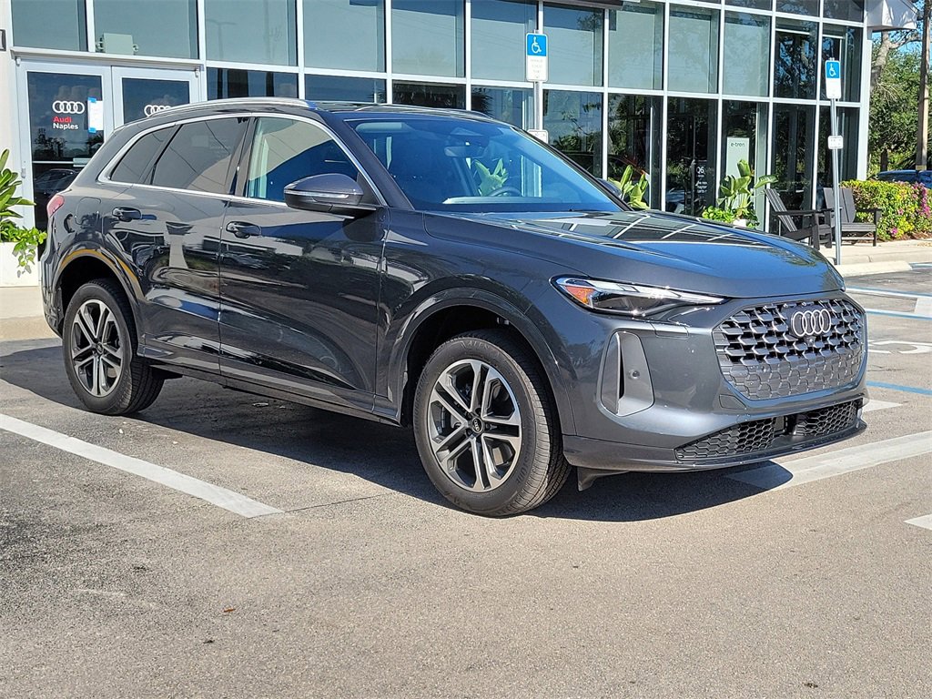 Certified 2025 Audi Q5 Premium w/ Convenience Package image 2