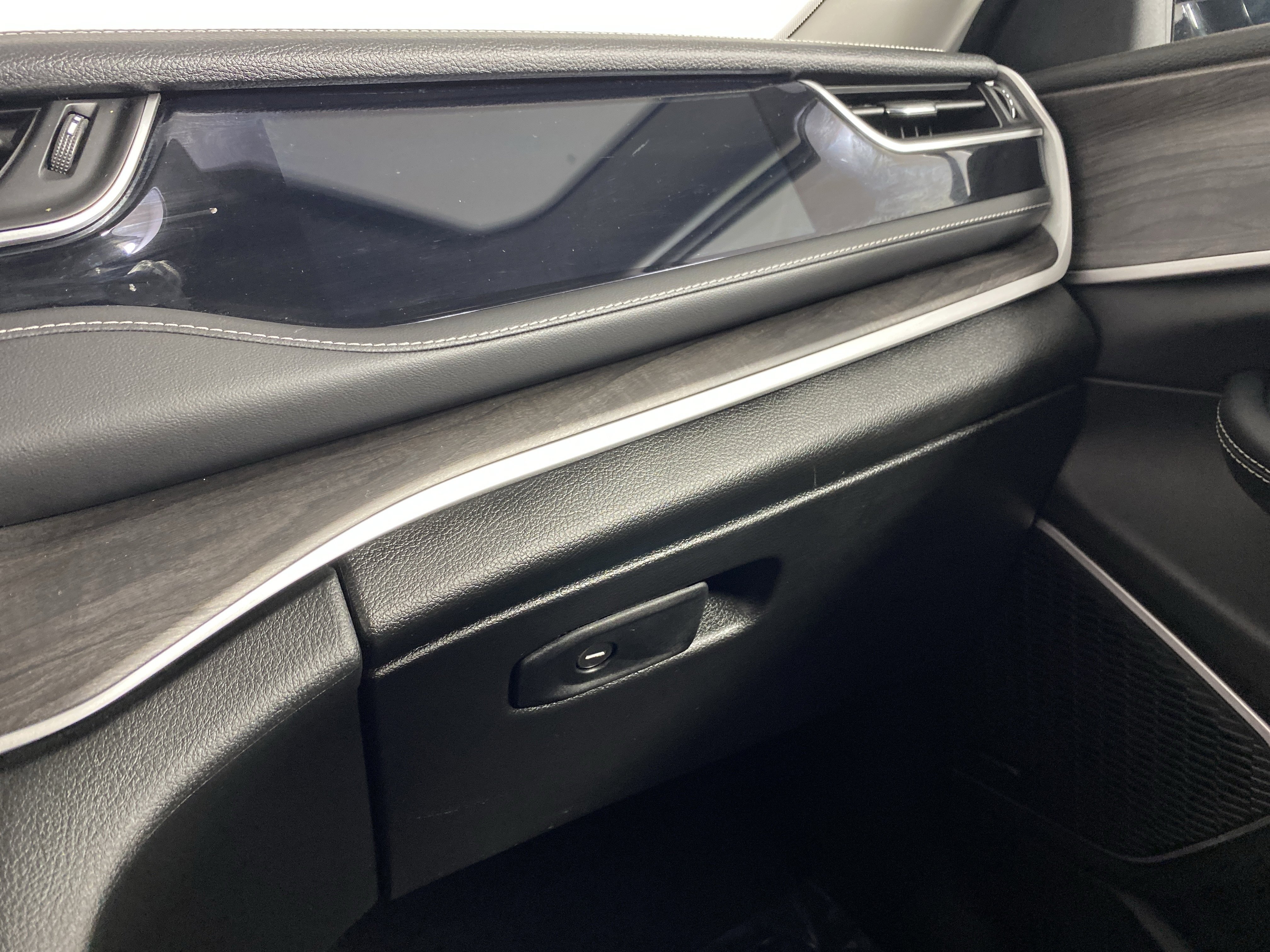 Used 2023 Jeep Grand Cherokee 4WD 4xe image 32