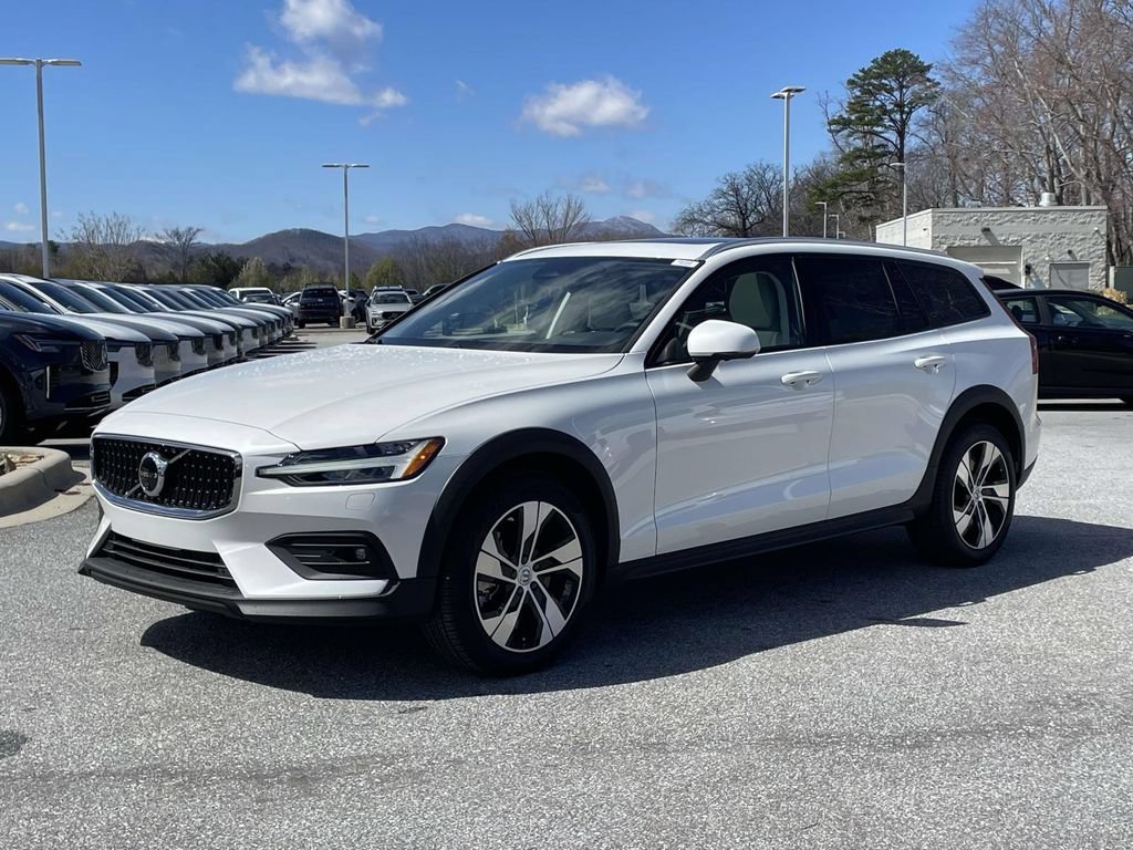 New 2026 Volvo V60 B5 Cross Country Plus w/ Protection Package Premier AWD/4WD image 24