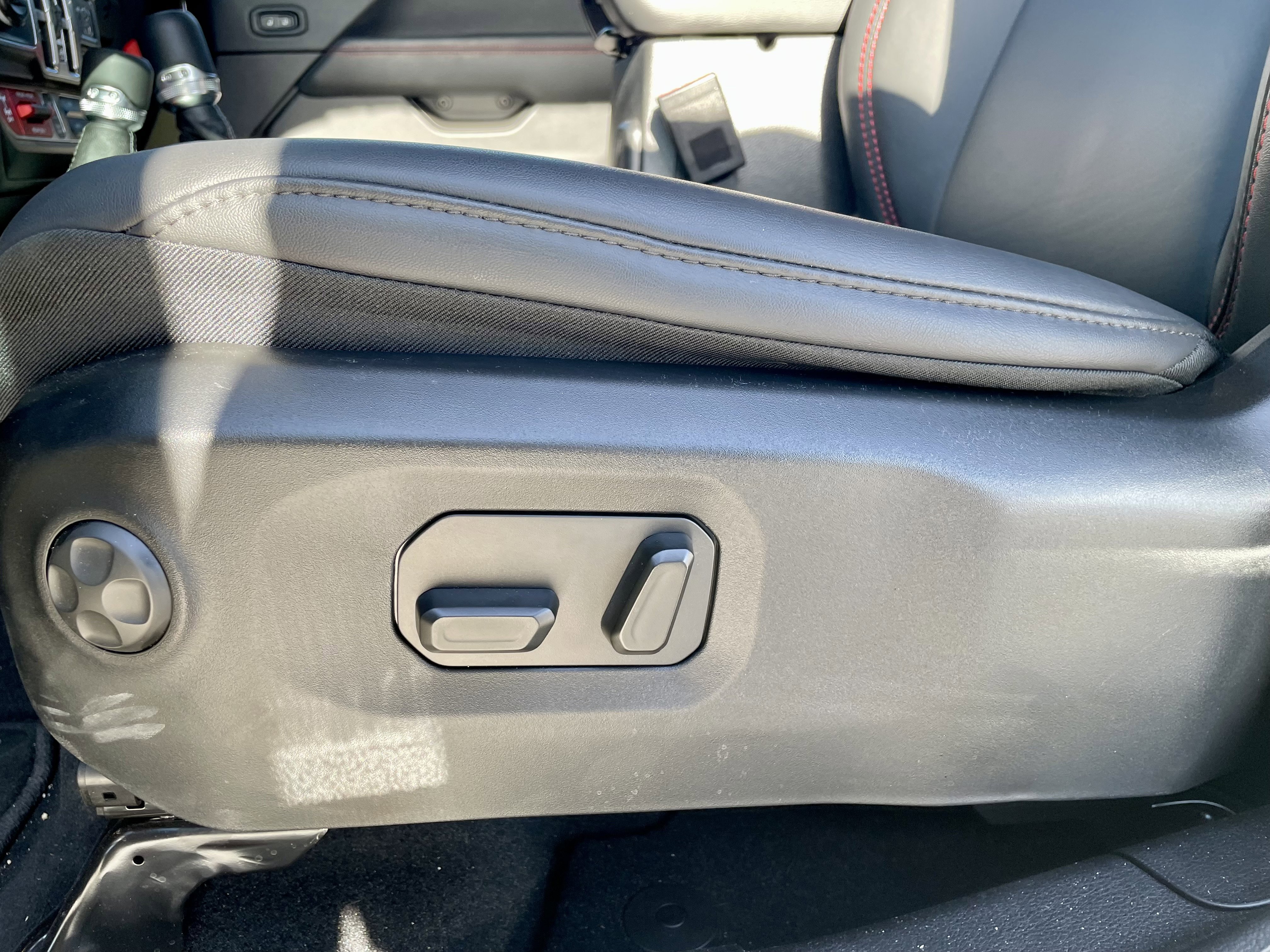 Used 2026 Jeep Wrangler Unlimited Rubicon AWD/4WD image 13