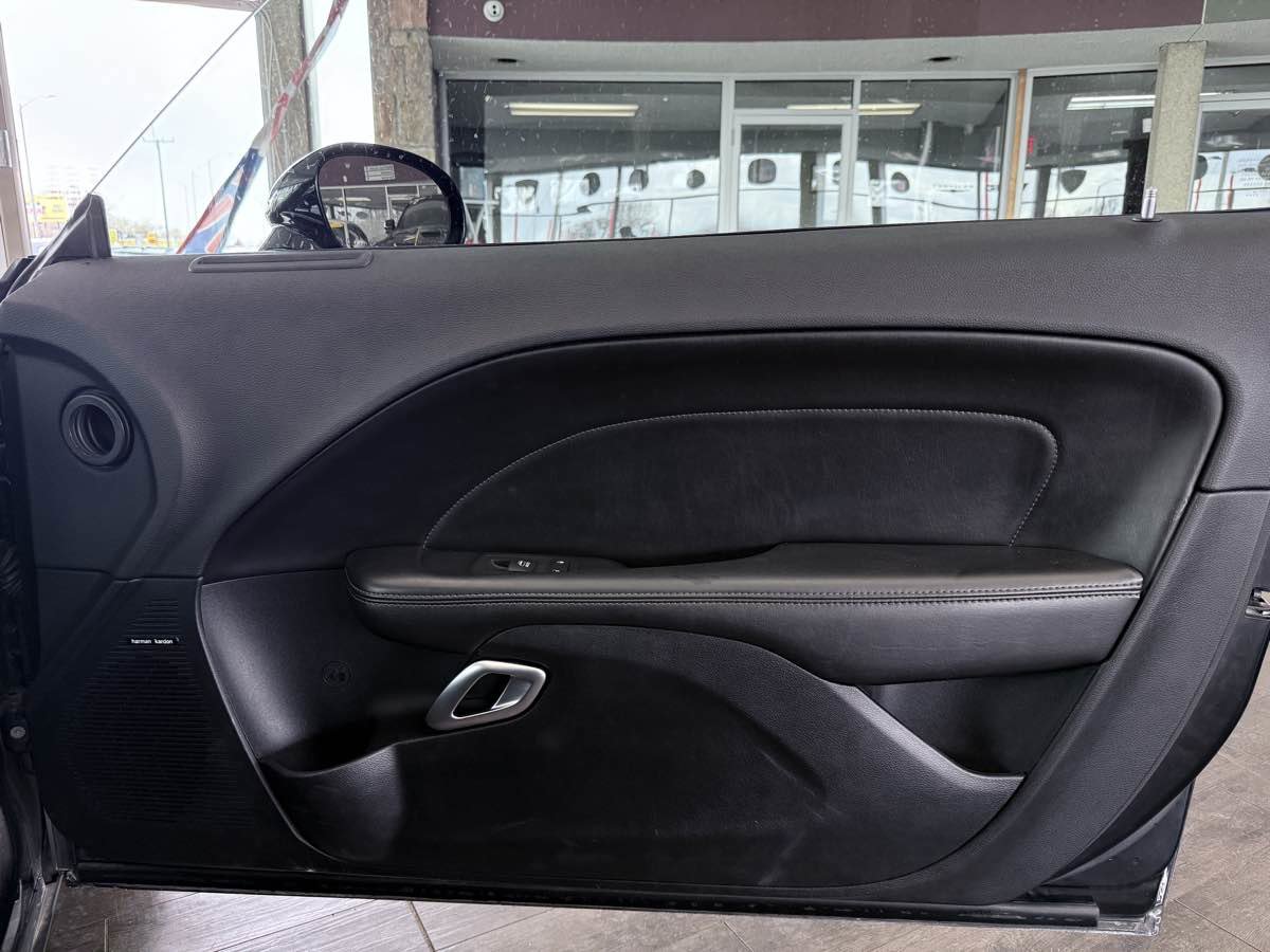 Used 2018 Dodge Challenger R/T Scat Pack w/ Leather Interior Group image 37