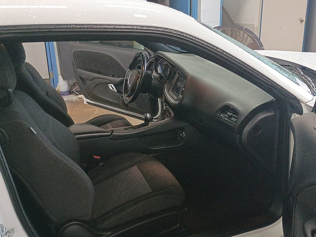 Used 2022 Dodge Challenger SXT RWD image 17