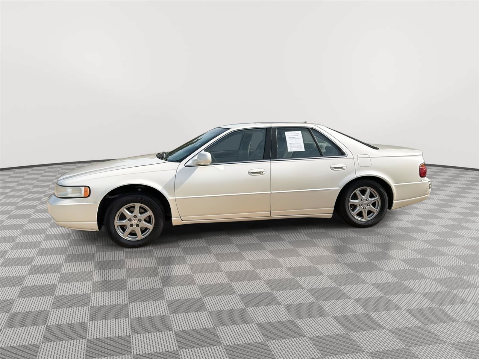 Used 2003 Cadillac Seville STS w/ Preferred Equipment Group FWD image 2