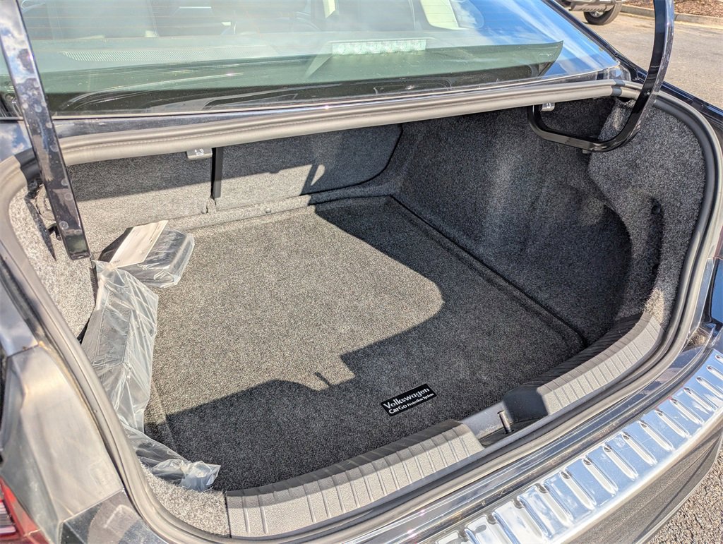 Used 2023 Volkswagen Jetta SE image 24