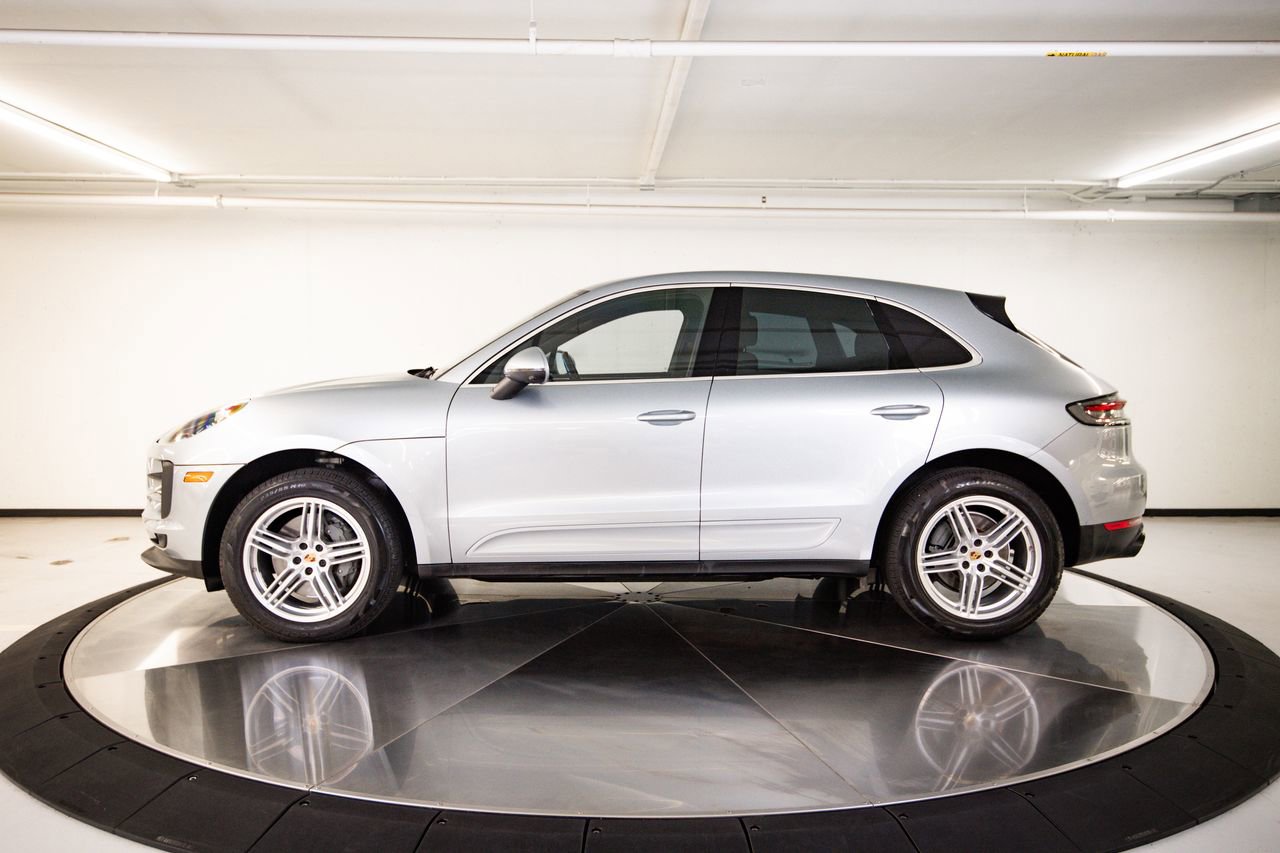 Certified 2020 Porsche Macan S AWD/4WD image 2