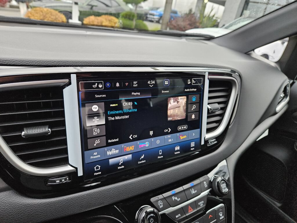 New 2027 Chrysler Pacifica LX FWD image 21