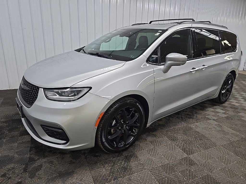 Used 2022 Chrysler Pacifica Limited w/ S Appearance Package image 8