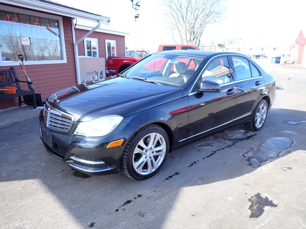 Used 2013 Mercedes-Benz C 300 4MATIC Sedan w/ Premium 1 Pkg image 3