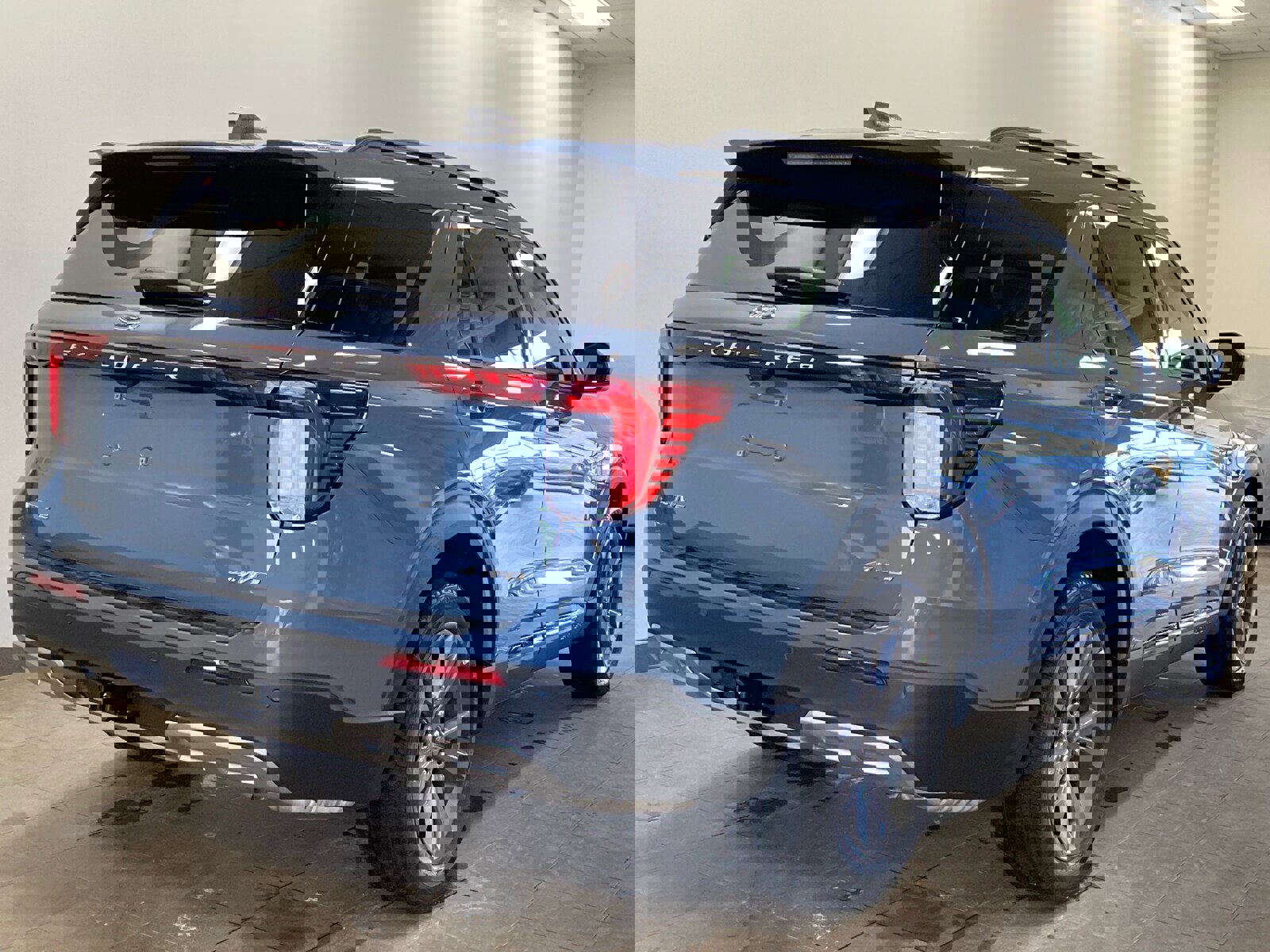 New 2026 Ford Explorer Active w/ Active Comfort Package image 9