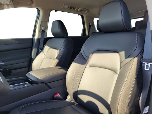 New 2025 Nissan Pathfinder SL image 17
