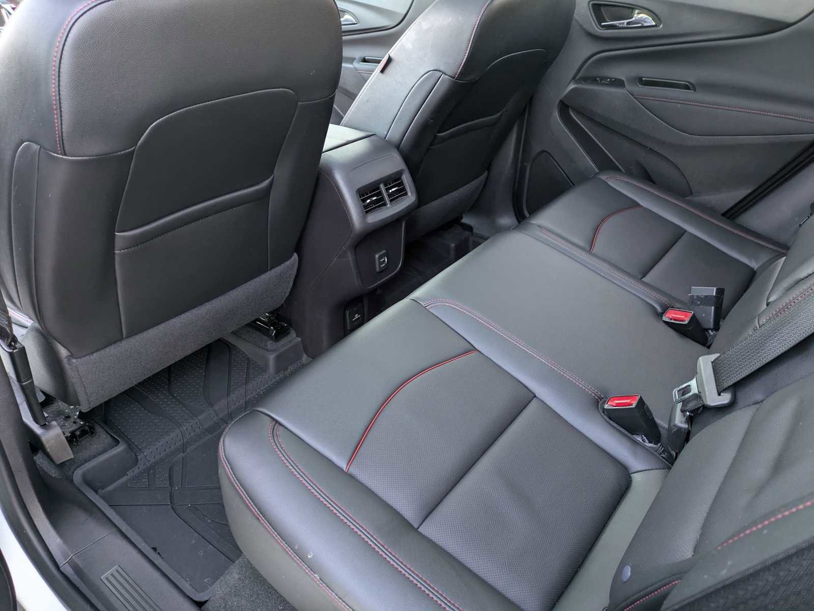 Used 2024 Chevrolet Equinox RS w/ RS Leather Package image 17