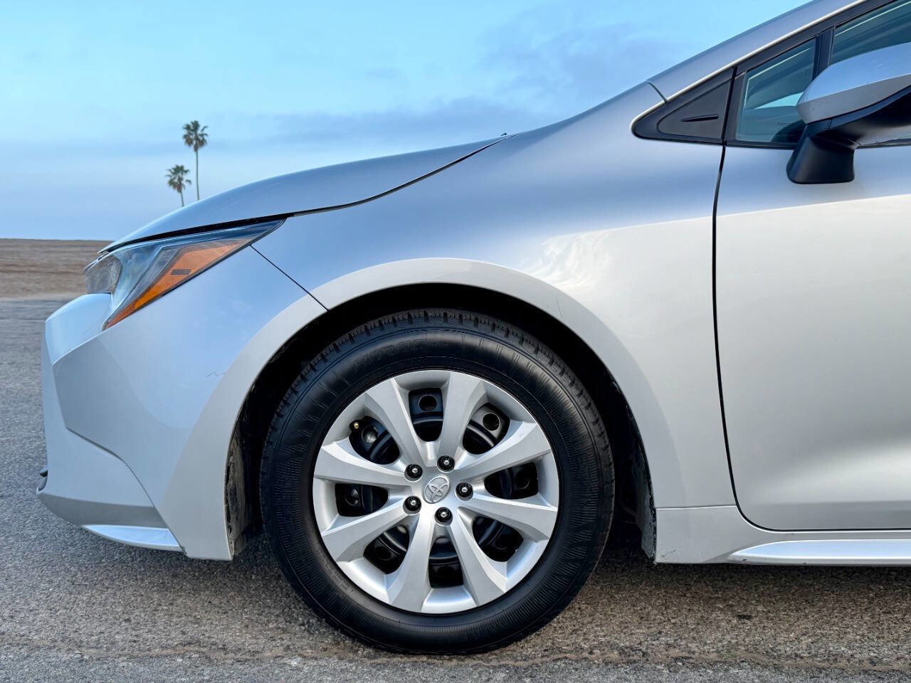 Used 2025 Toyota Corolla LE image 7