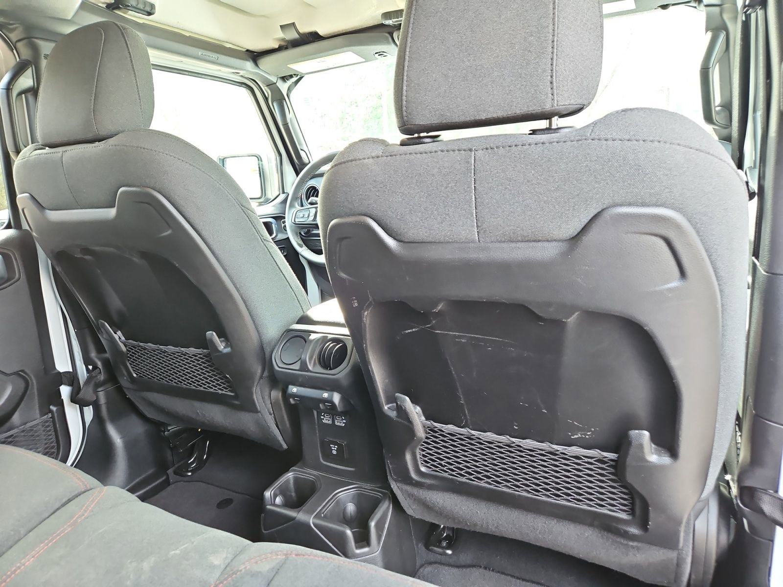 Used 2025 Jeep Wrangler Unlimited Rubicon image 18