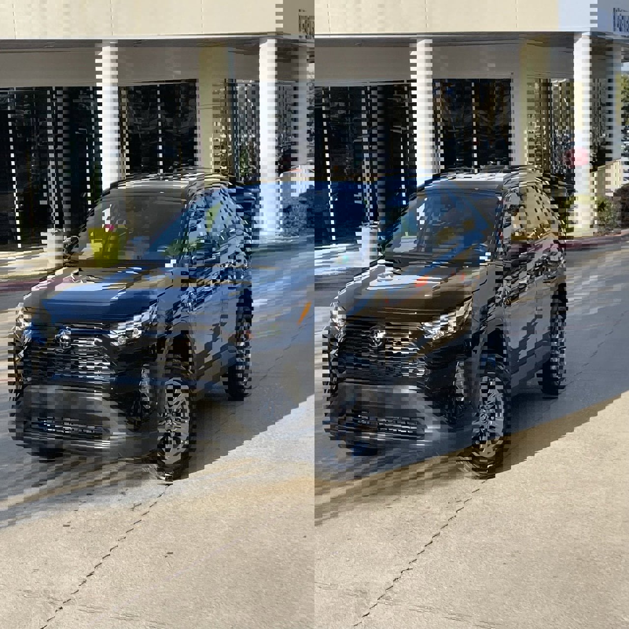 Used 2023 Toyota RAV4 XLE image 9