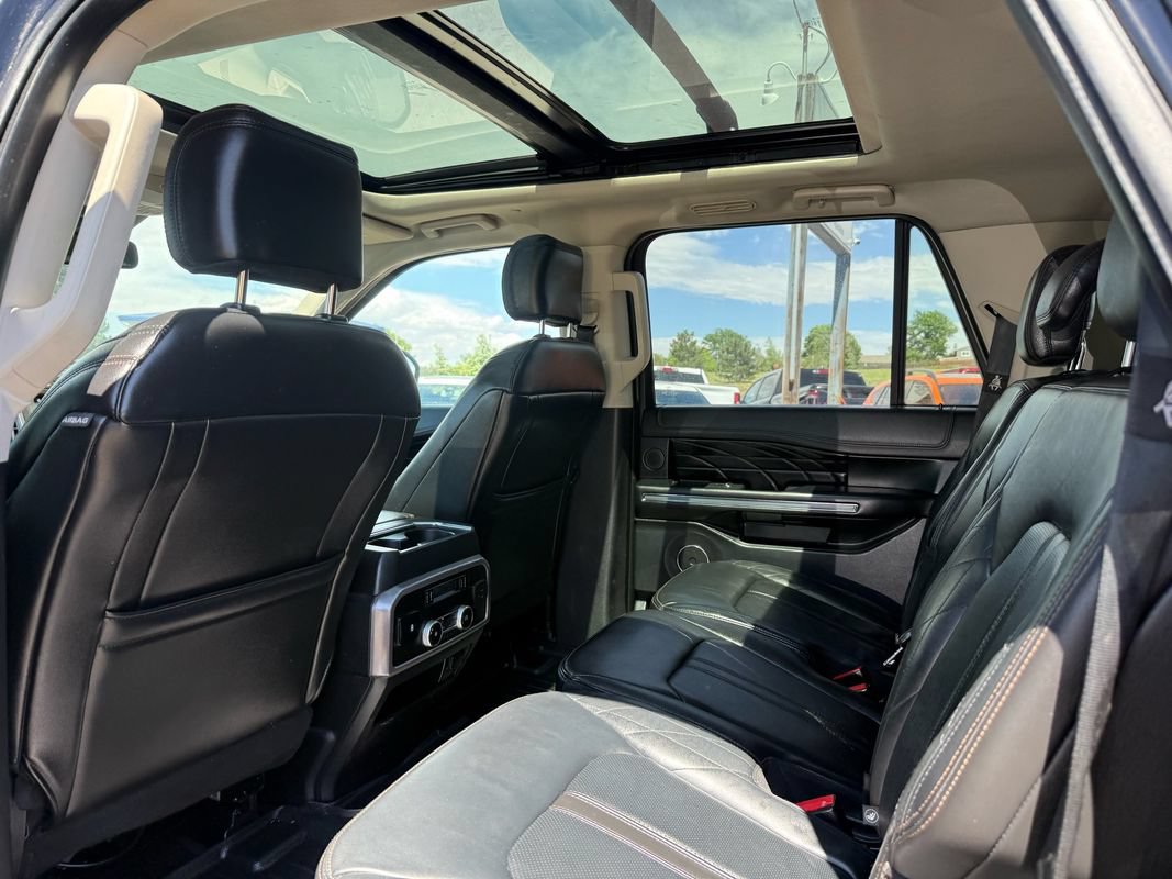 Used 2018 Ford Expedition Max Platinum AWD/4WD image 17