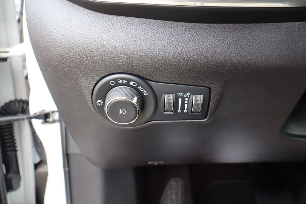 Used 2024 Jeep Compass Limited image 13