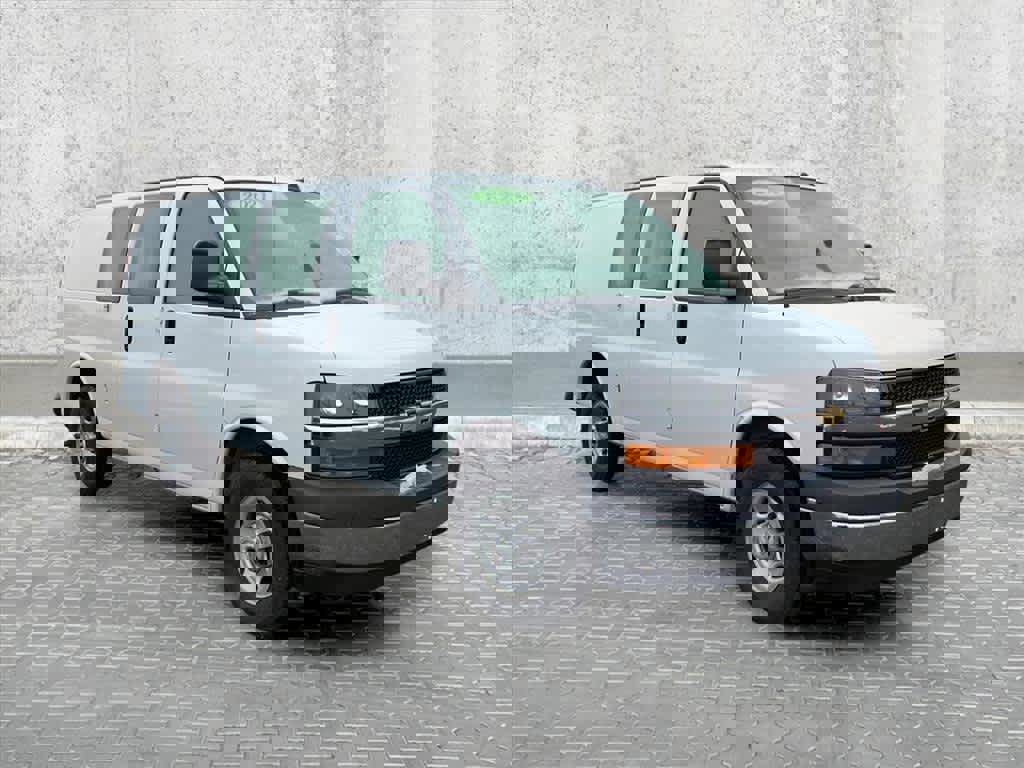 Used 2021 Chevrolet Express 2500 w/ Enhanced Convenience Package image 2