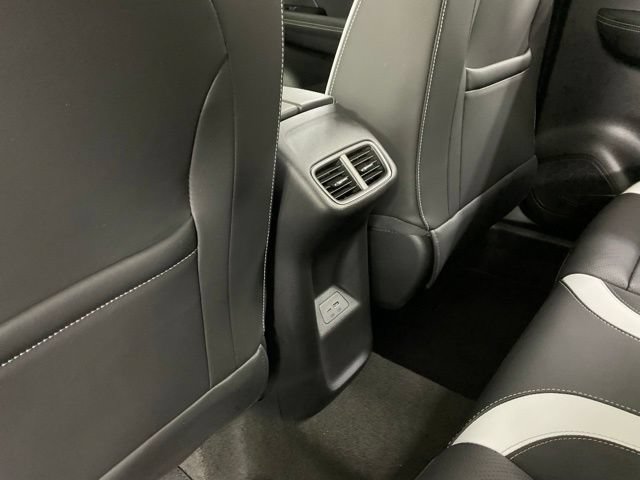 Used 2025 Buick Envision Sport Touring AWD/4WD image 18