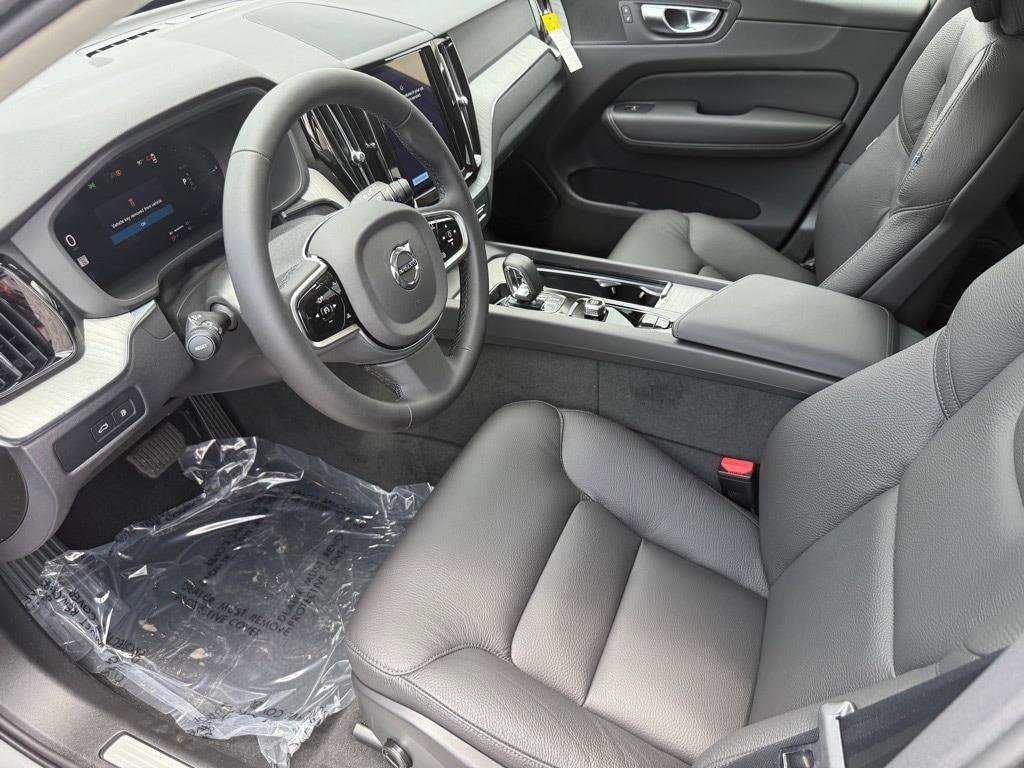New 2025 Volvo XC60 T8 Plus w/ Protection Package Premier AWD/4WD image 10