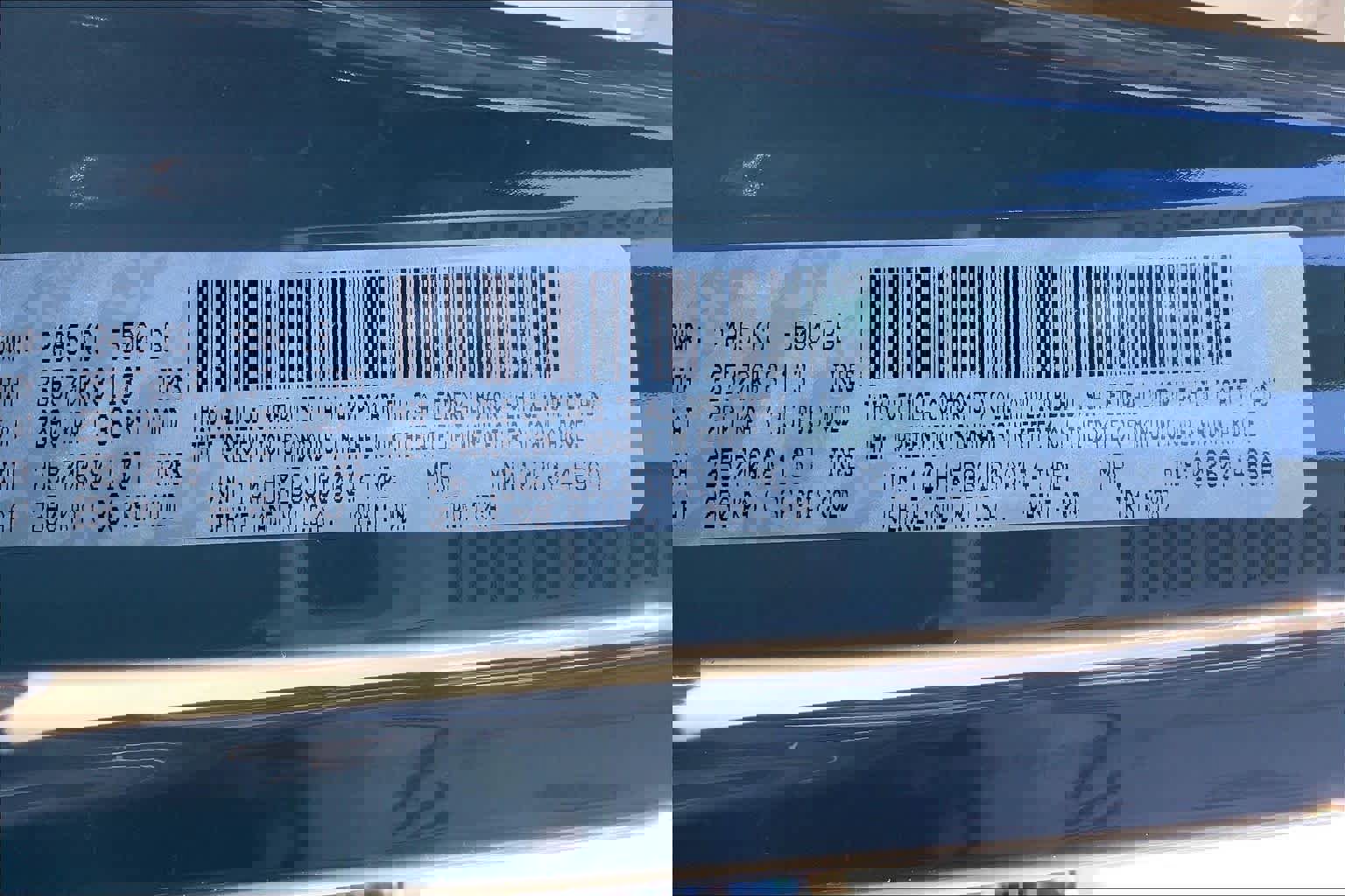 Used 2018 Jeep Wrangler Unlimited Sahara w/ Dual Top Group image 30